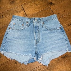 LEVI 501 Denim Shorts Size 27